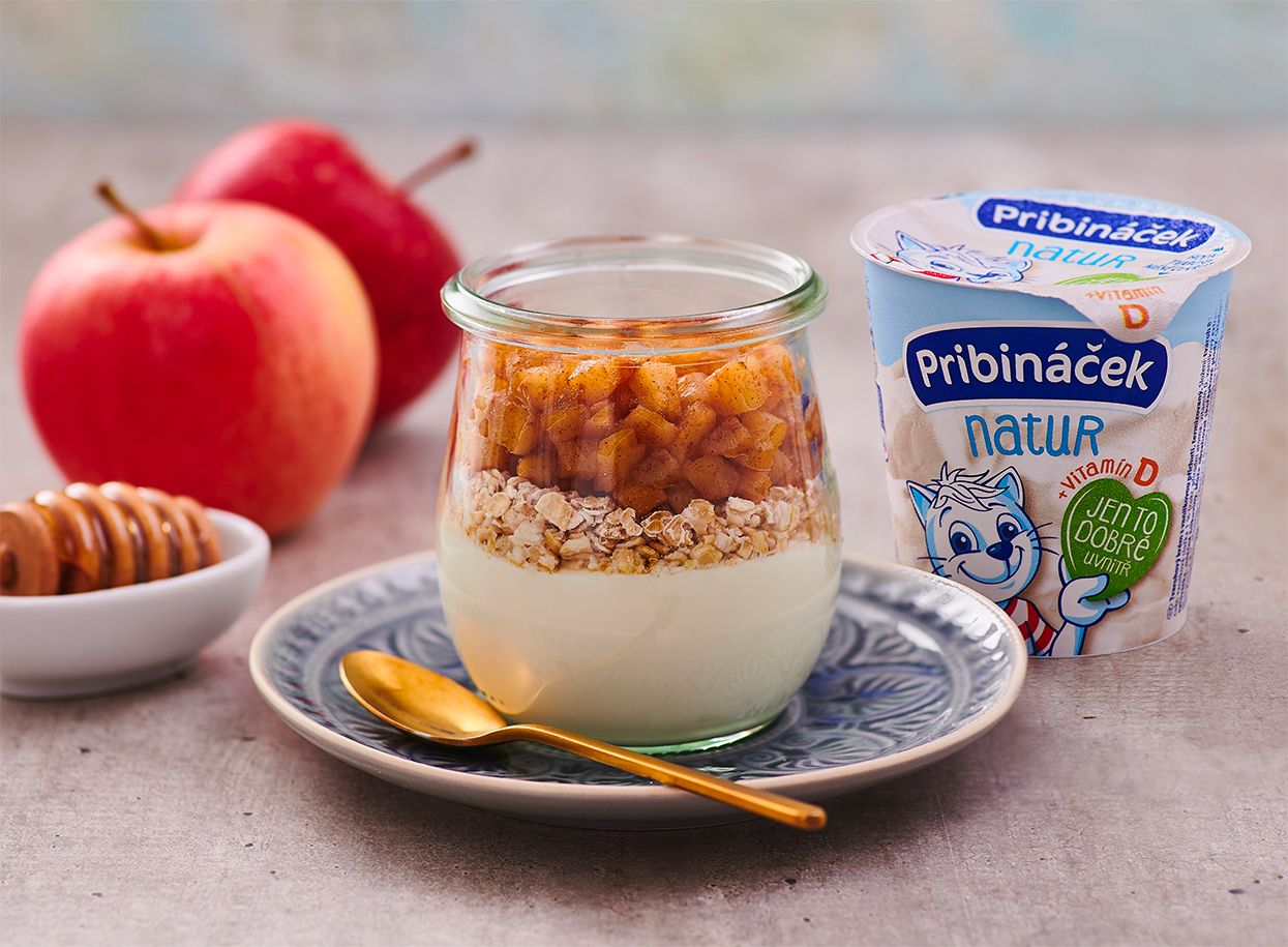 Jablečný pohár s Pribináčkem Natur a skořicí.jpg